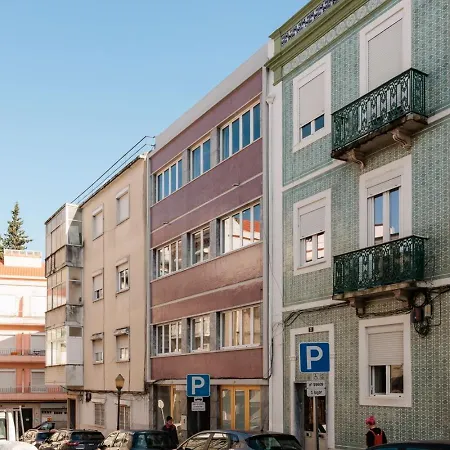Apartment Genal - 2 Bedrooms And Office In Arroios *