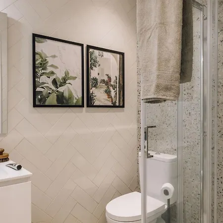 Genal - 2 Bedrooms And Office In Arroios Lisbon