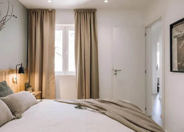 Genal - 2 Bedrooms And Office In Arroios * Lissabon