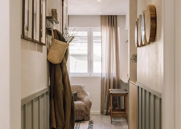 Genal - 2 Bedrooms And Office In Arroios Lisboa