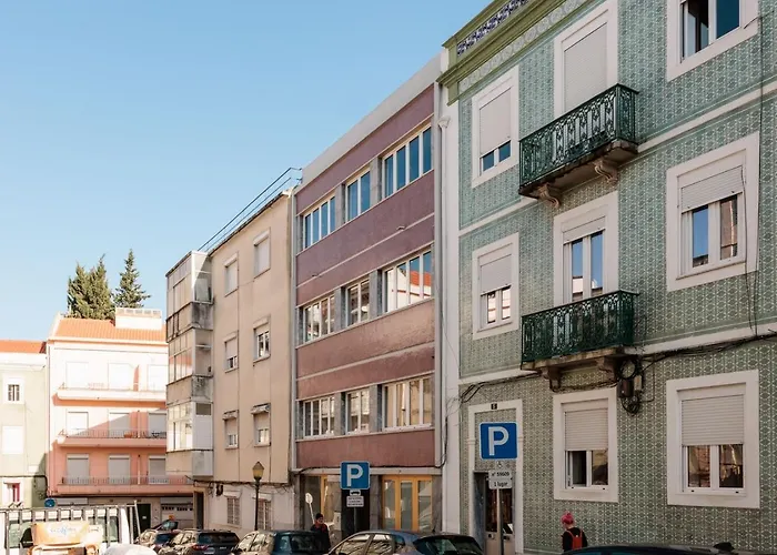 Apartment Genal - 2 Bedrooms And Office In Arroios *